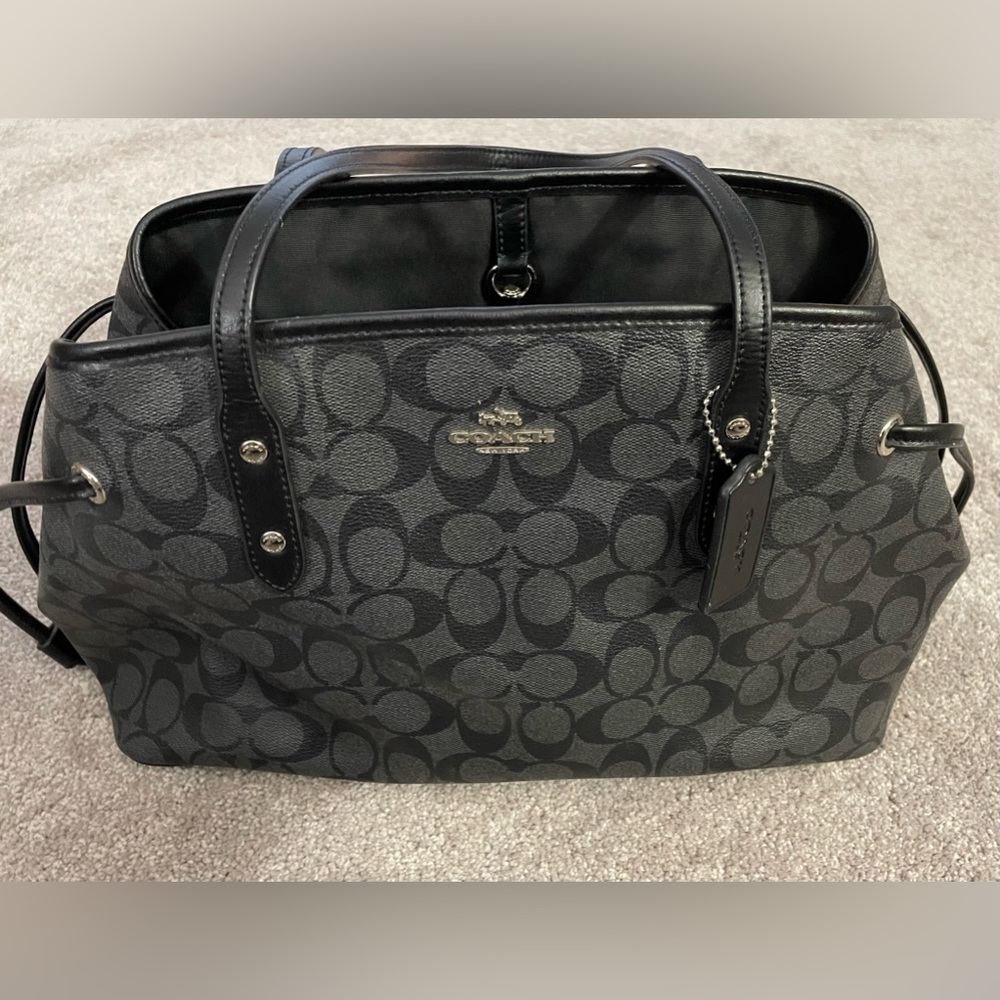 Coach Purse!! Like new!